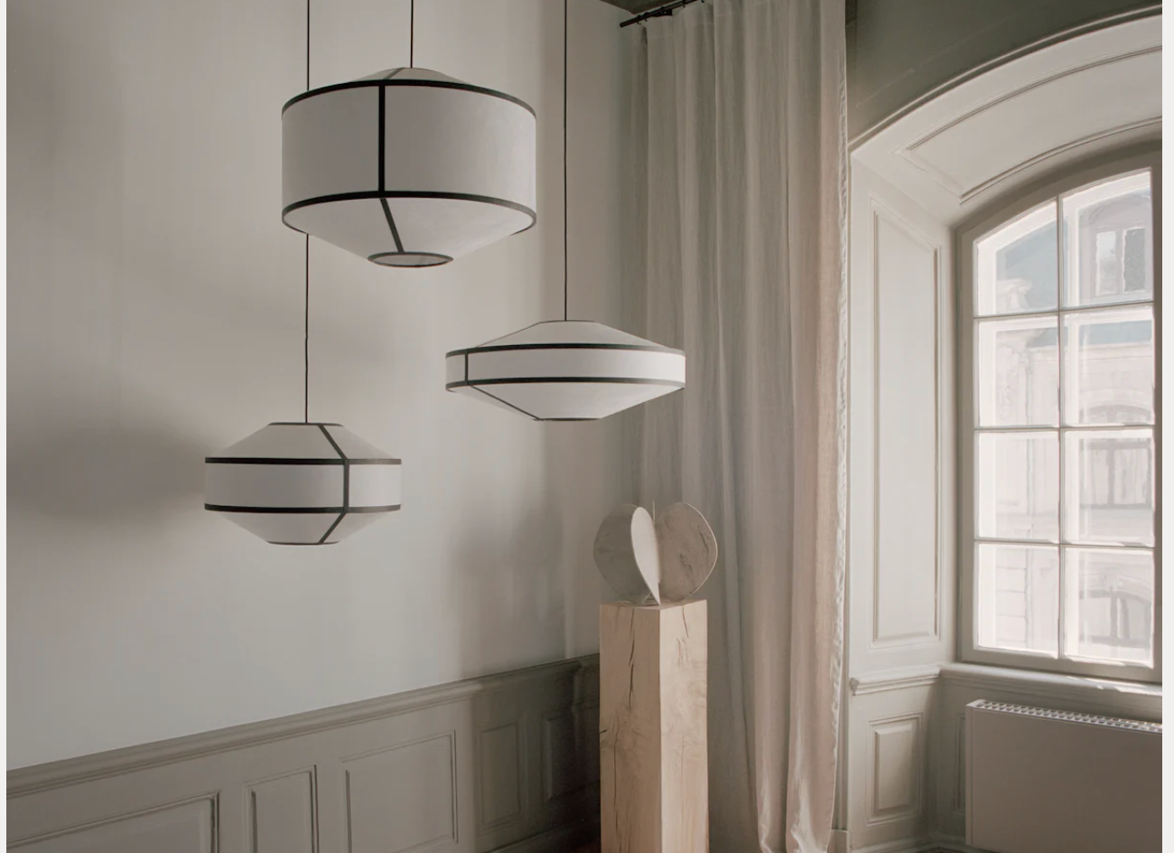 Kite Pendant Lamp Ø55 White and Black Tyvek