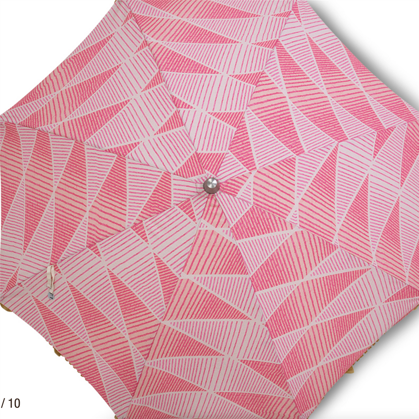Beach umbrella 'graphic twist'