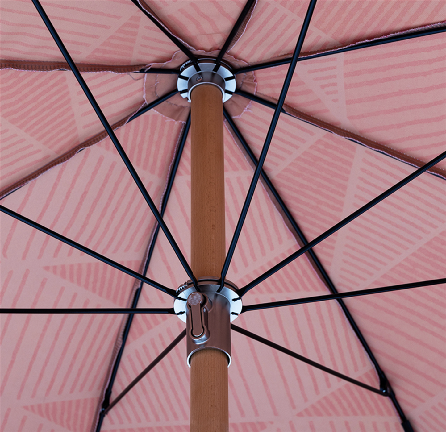 Beach umbrella 'graphic twist'