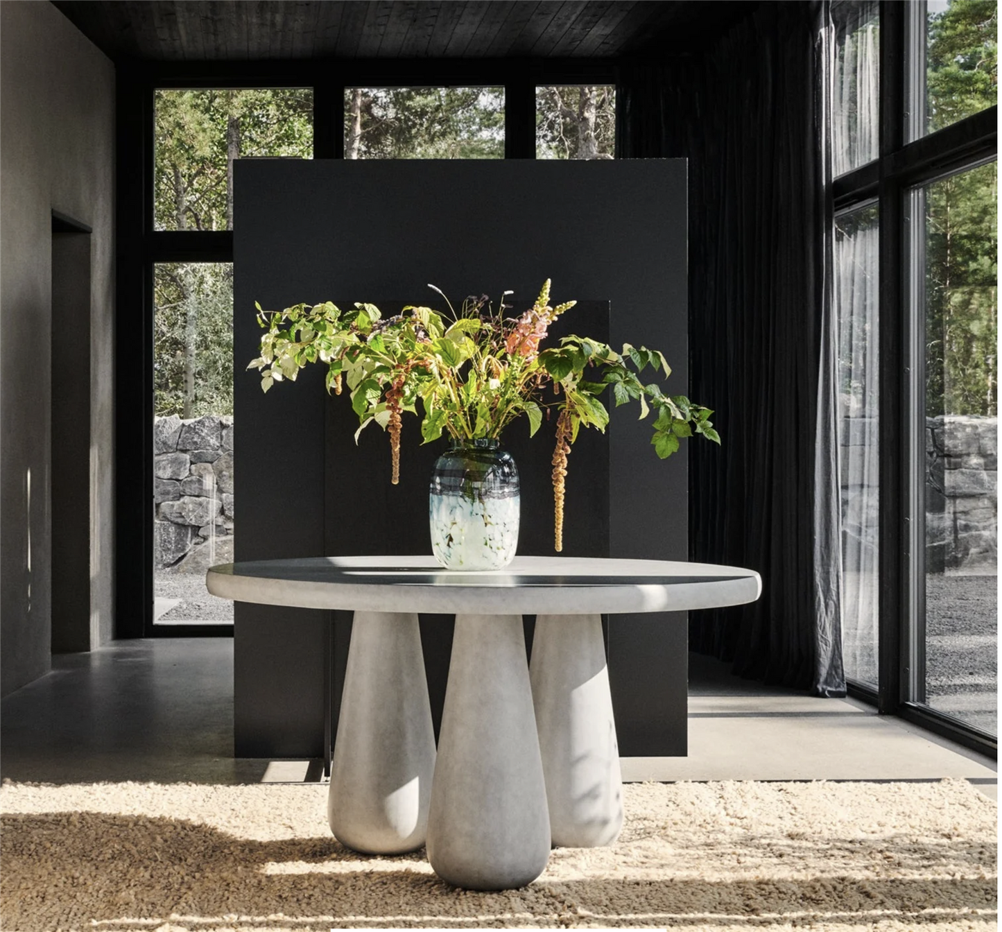 ROUND DINING TABLE GREY