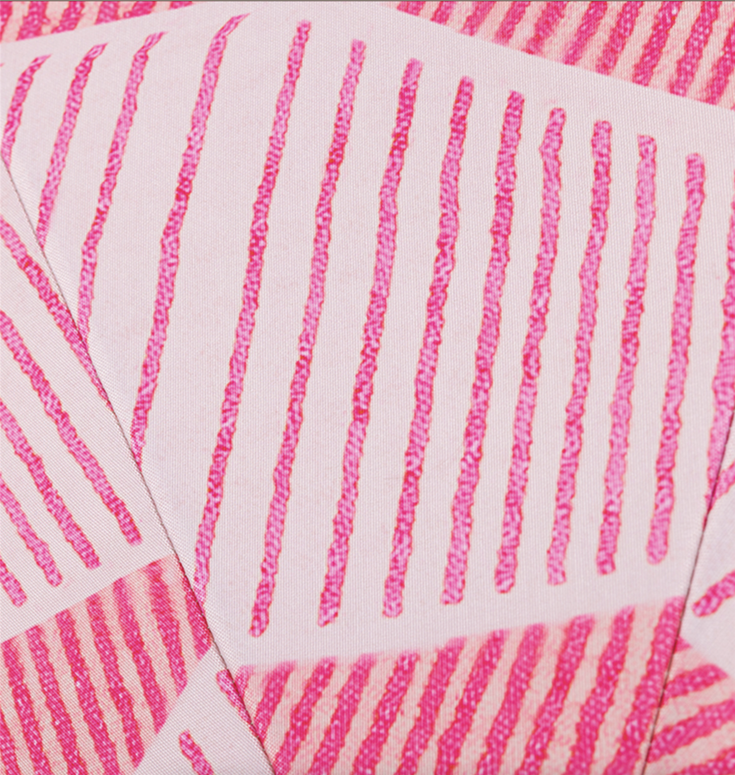 Beach umbrella 'graphic twist'