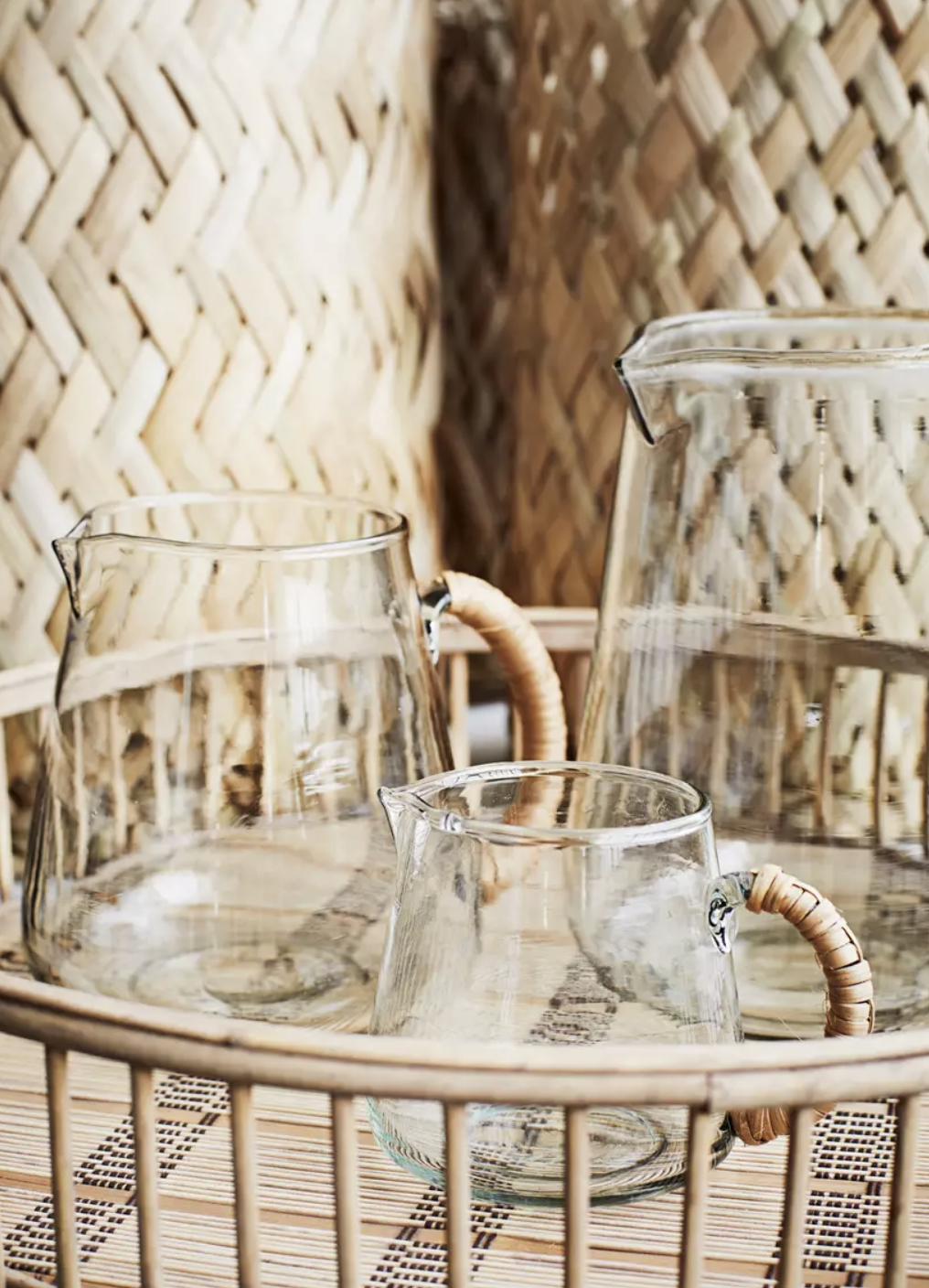Glass jug w/bamboo 2 L