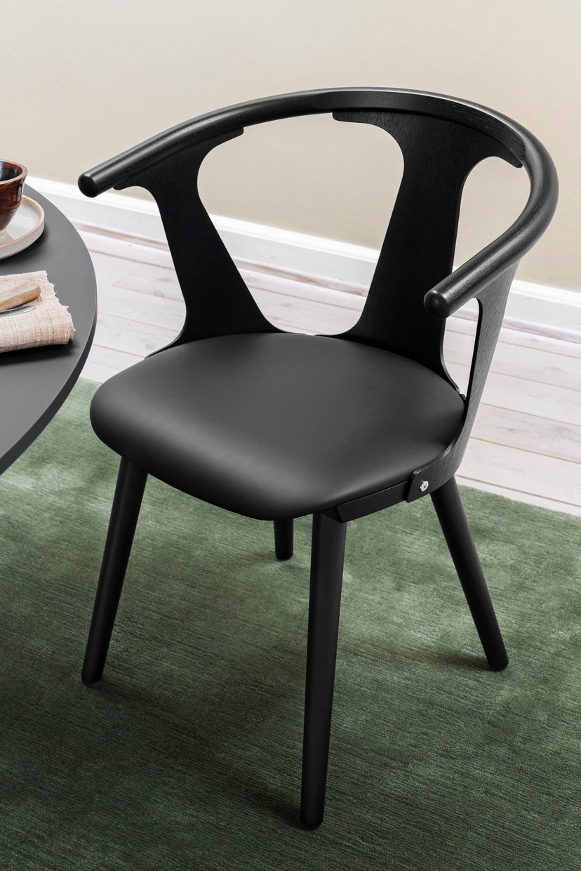 In between chair SK2 black lacquered oak w. black silk leather