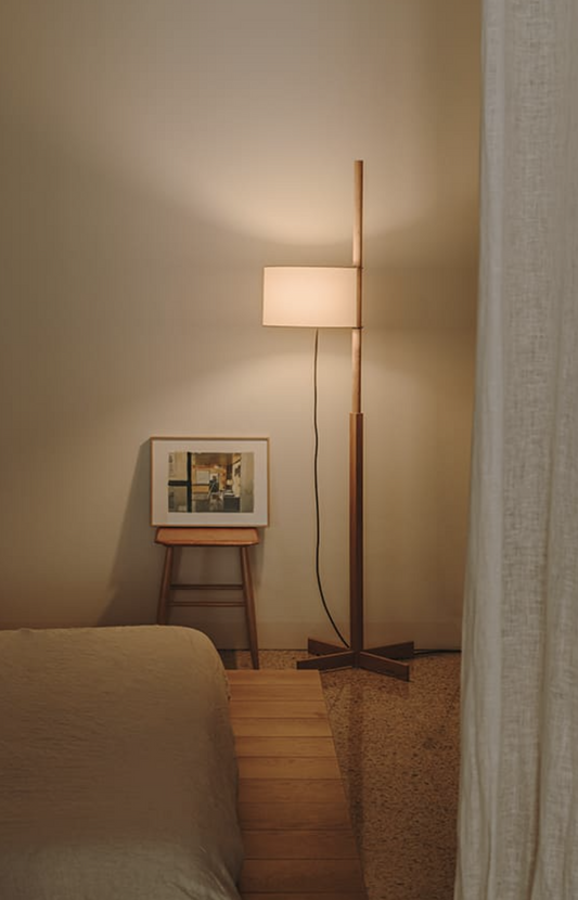 TMM floor lamp natural oak/white